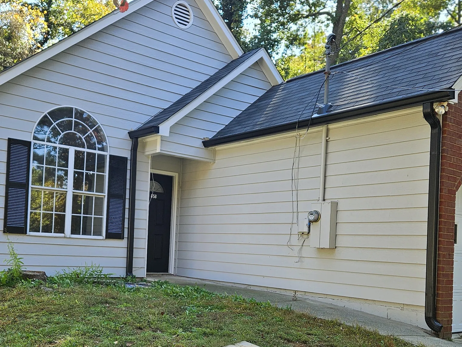 3 bed, 1056 sqft, $1,650 — Photo 2