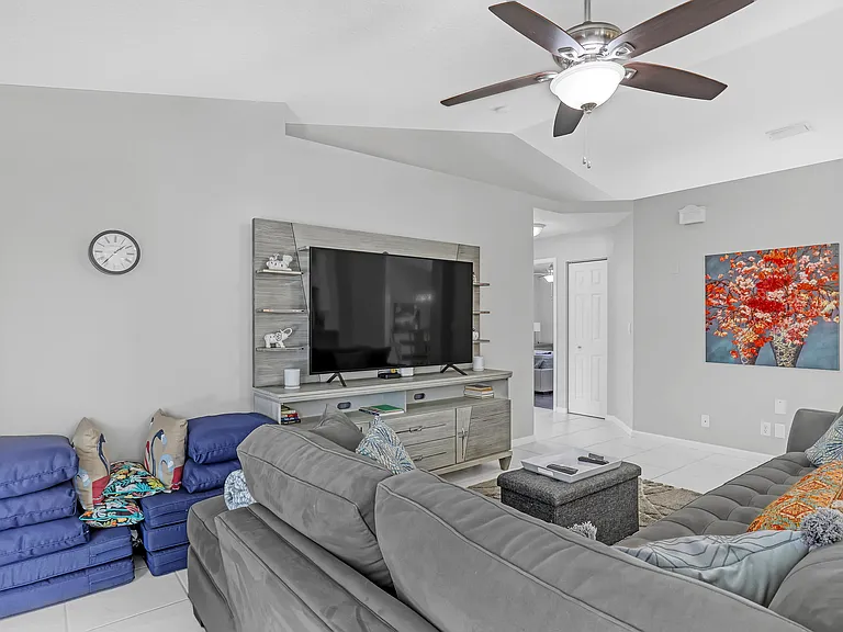 133 Black Olive Cres — Photo 10