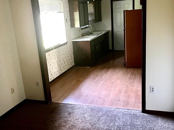 4th image of 1109 Harrington Dr