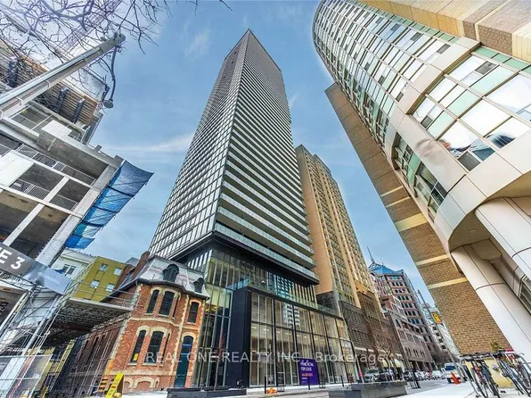 15 Grenville St #4504, Toronto, ON M4Y 0B9