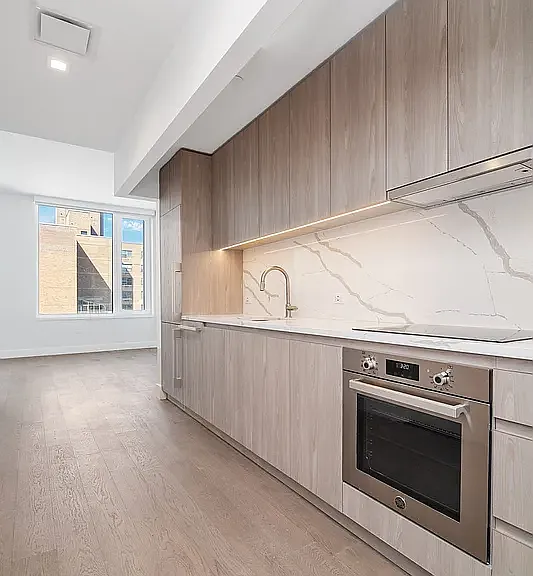 200 E 23rd St #8D — Photo 2