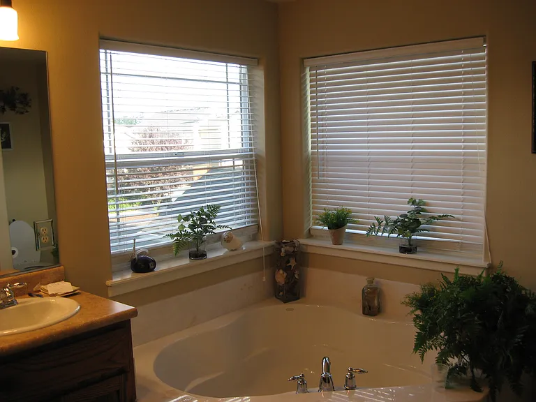 657 Spring Valley Dr — Photo 33