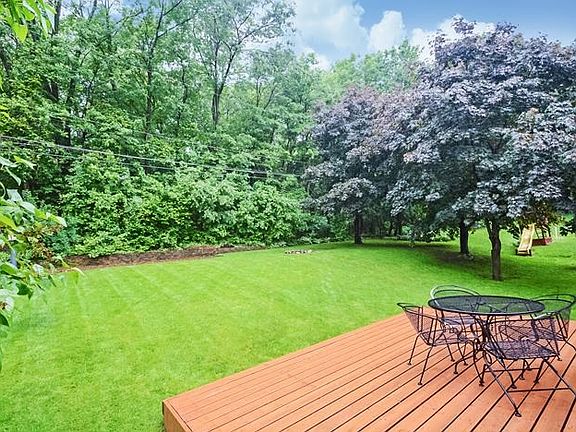 3rd image of 1615 Deerwood Dr