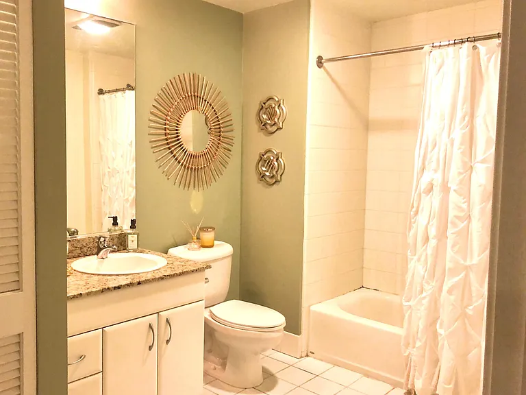 250 King St #532 — Photo 8
