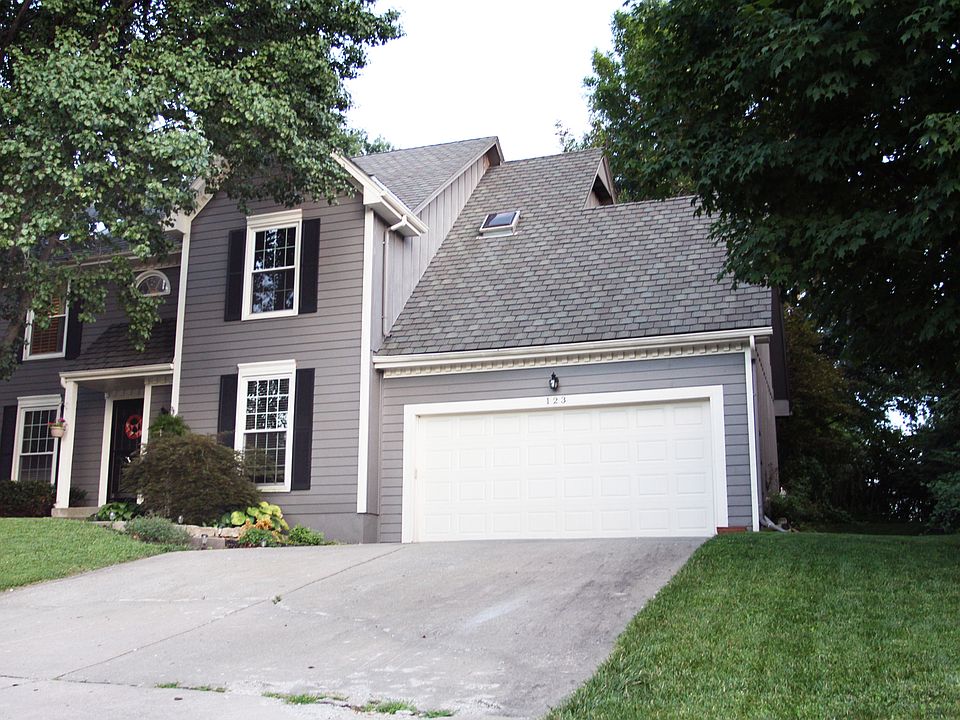 1st image of 123 NE Wood Glen Ln