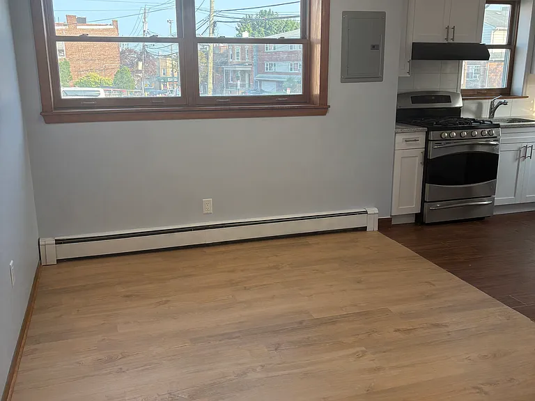 361 Commercial Ave #1 — Photo 7
