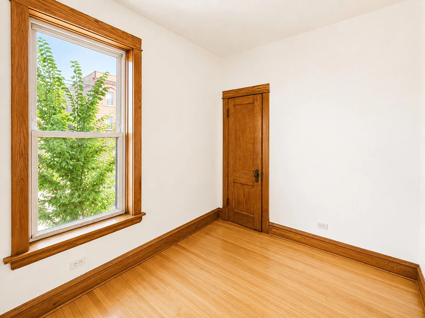 2 bed, 900 sqft, $2,000 — Photo 4