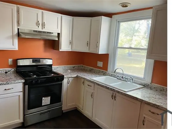 624 W 10th St, Junction City, KS 66441