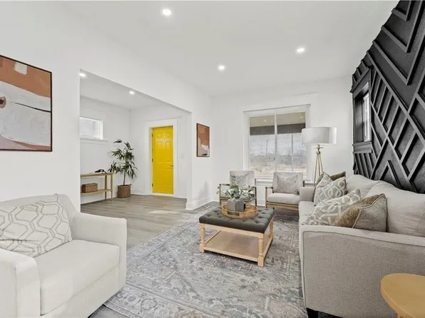 3232 Woodland Ave, Kansas City, MO 64109