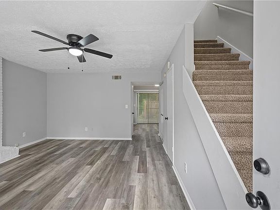 2nd image of 2897 Spruce Cir