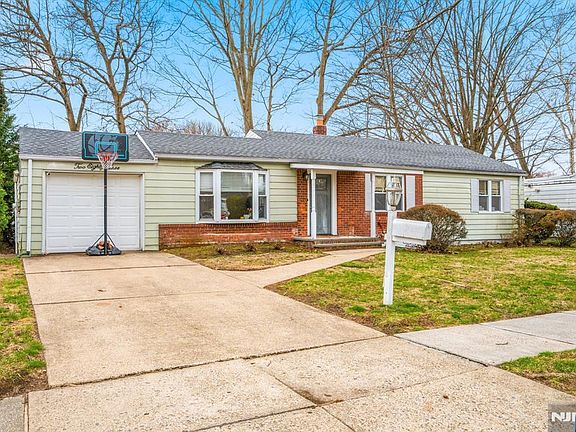 3rd image of 283 Taft Rd