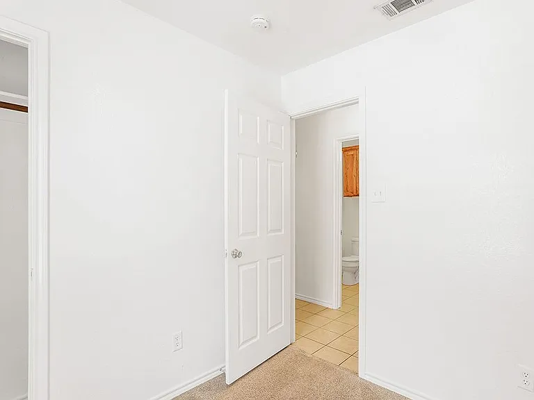 315 Isbell Rd — Photo 11