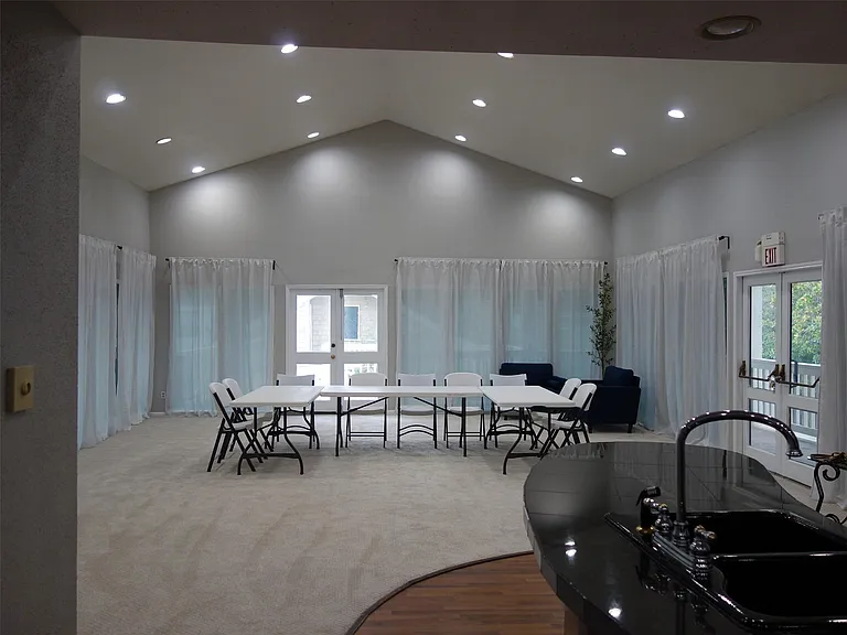 2100 Tanglewilde St #286 — Photo 18