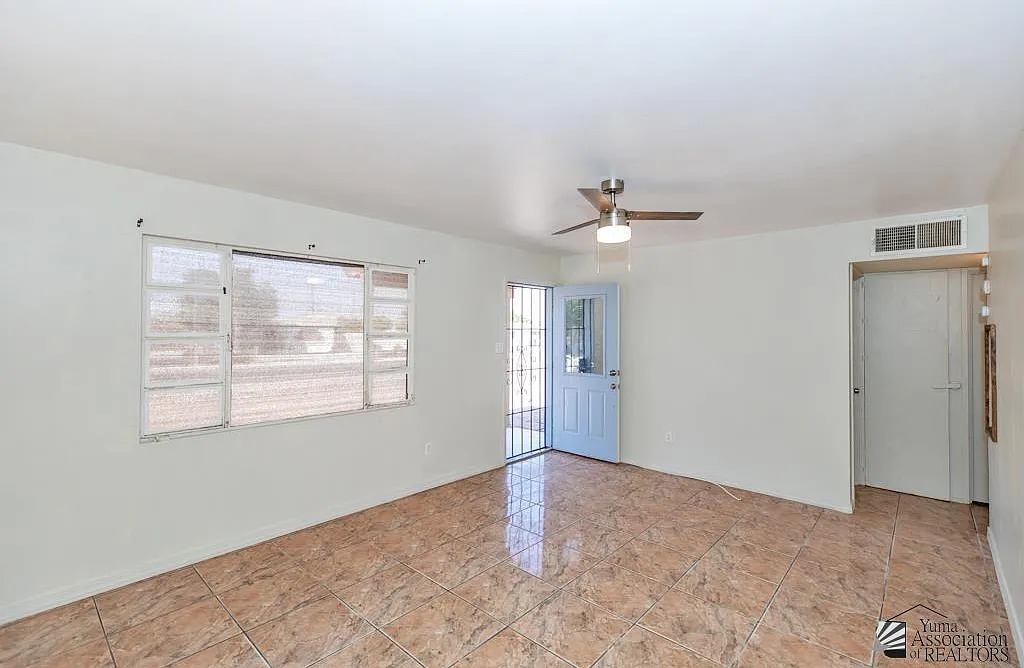 3 bed, 2.0 bath, 1270 sqft, $1,500 — Photo 4