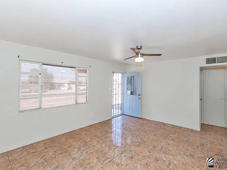 2743 S Mesa Ave — Photo 4