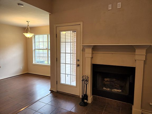 5th image of 522 E Greenfield Dr