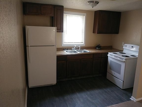 3rd image of 1707 E 89th St