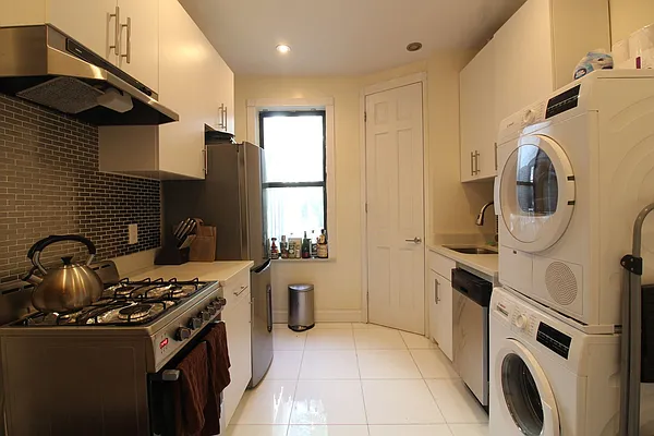 Rented by Compass | media 7