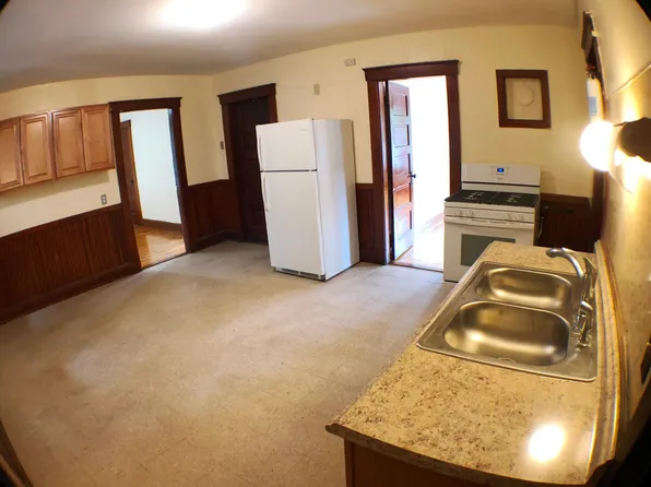 187 High St APT 2, Fitchburg, MA 01420