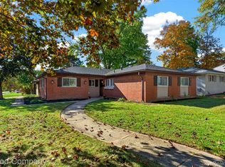 30015 Stockton Ave, Farmington Hills, MI 48336