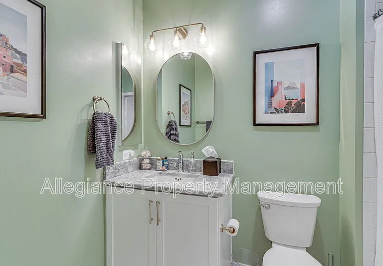 944 N Columbus St — Photo 18