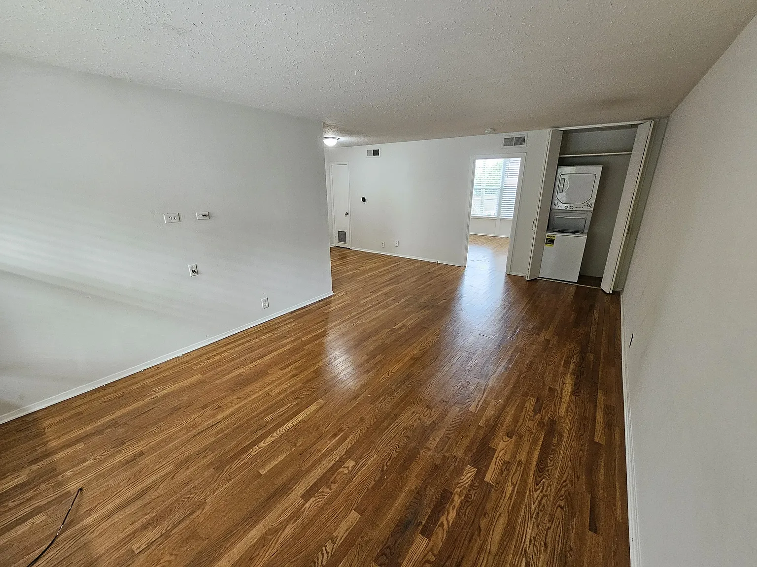1 bed, 1.0 bath, 756 sqft, $1,400 — Photo 4