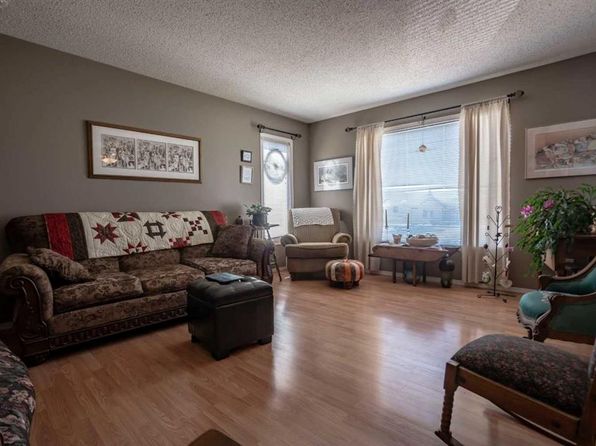 4608 W 47th St, Grimshaw, AB T0H 1W0