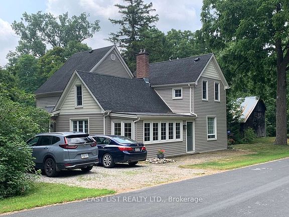 2nd image of 271 Quaker Ln
