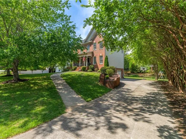 435 Ashbry Run Dr, Winston Salem, NC 27106