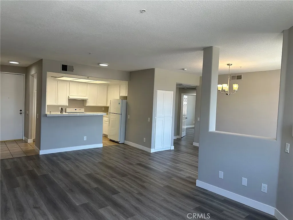 2 bed, 1157 sqft, $2,895 — Photo 2