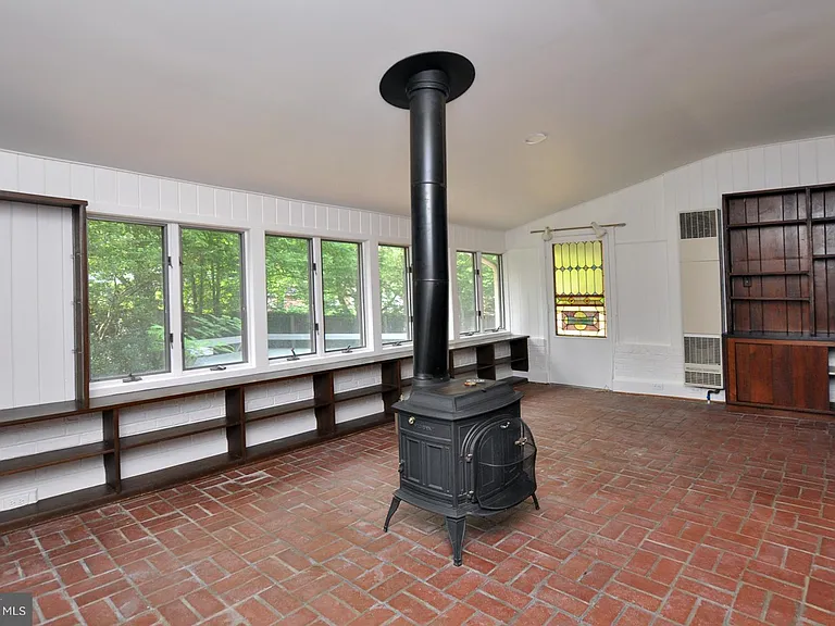 7024 Richard Dr — Photo 8