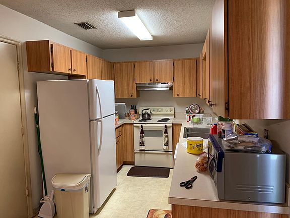 4th image of 1223 35th Ave SW