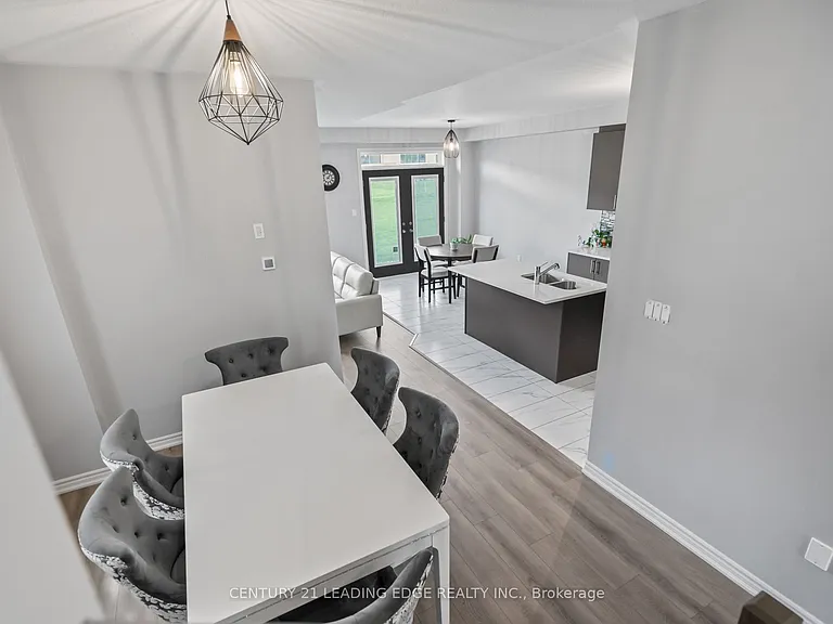 1097 Trailsview Ave — Photo 7