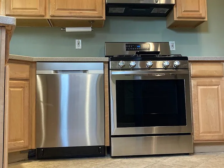 806 New Hampshire Ave NW — Photo 16