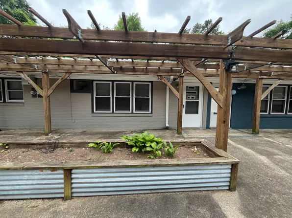 5 Howell St APT 5, Chapel Hill, NC 27514