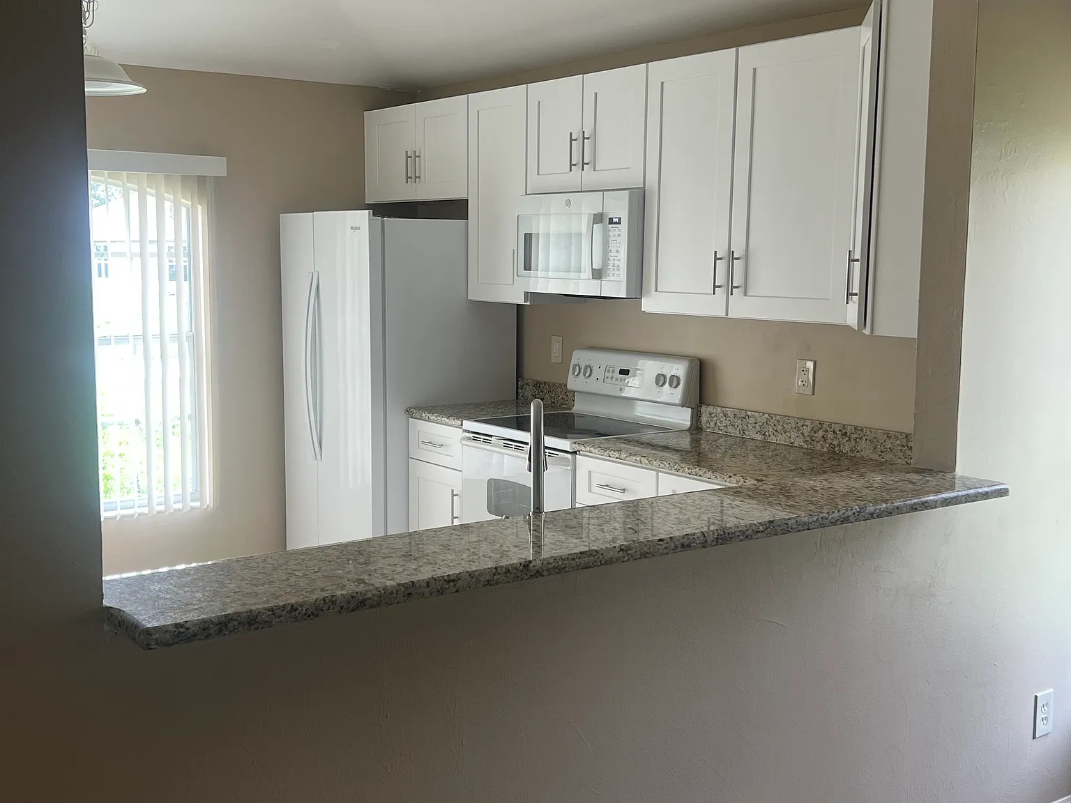 3 bed, 1453 sqft, $2,120 — Photo 2
