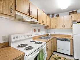 Carlton Arms of Magnolia Valley