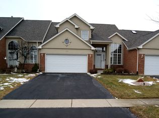 628 Berkley Dr, Romeoville, IL 60446