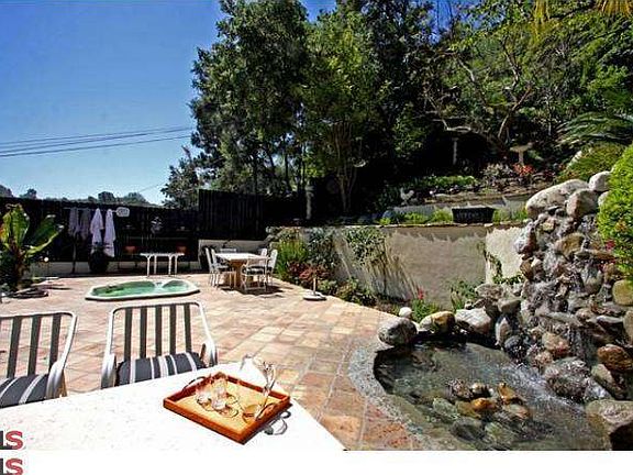 4th image of 1651 N Beverly Dr