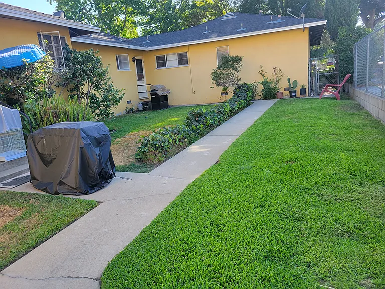 Common area courtyard.
