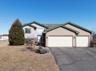 5633 Loon Dr, Big Lake, MN 55309