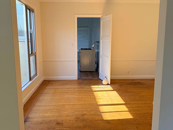 4th image of 331 Adams St