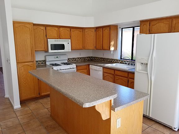 4th image of 2841 W Woodview Crest Dr