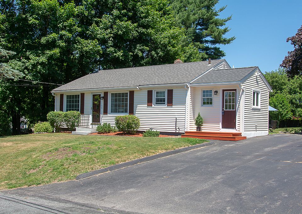 1st image of 3 Falmouth Dr