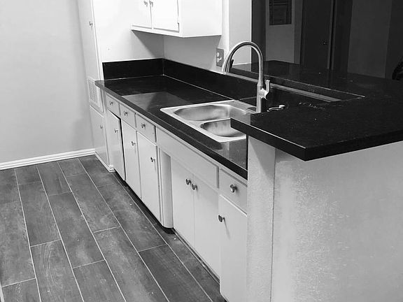 5th image of 343 E Navilla Pl