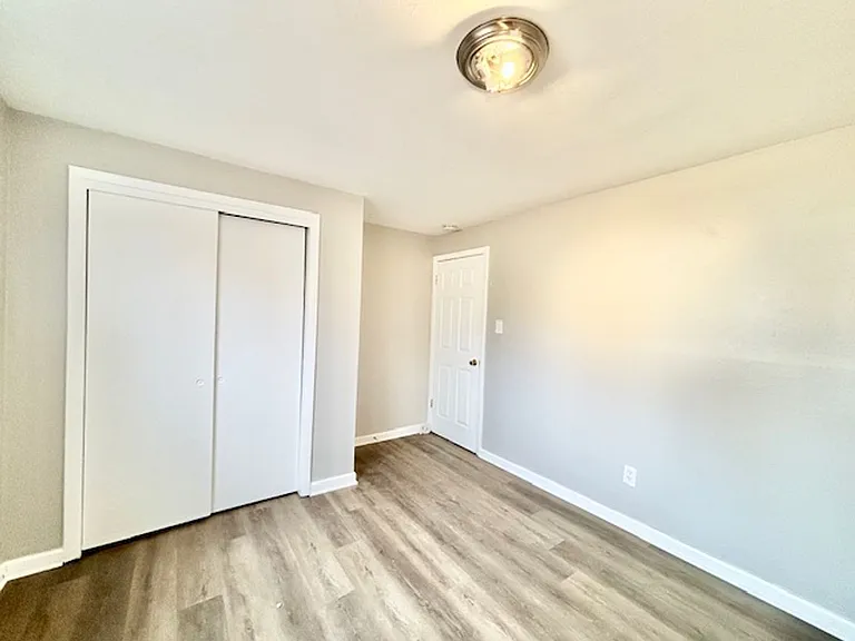 2519 Jellison St — Photo 10