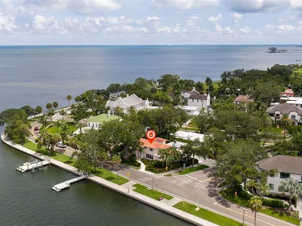 1846 Coffee Pot Blvd NE, Saint Petersburg, FL 33704