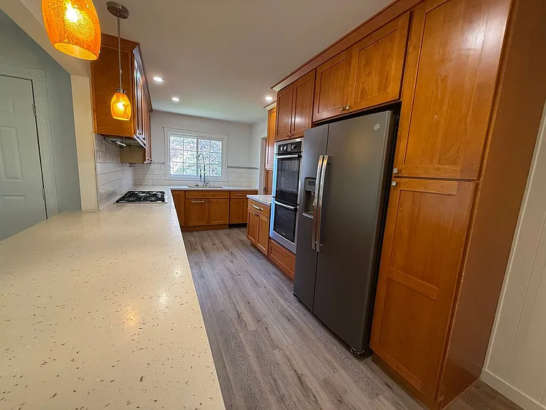 906 SE 165th Ave — Photo 10