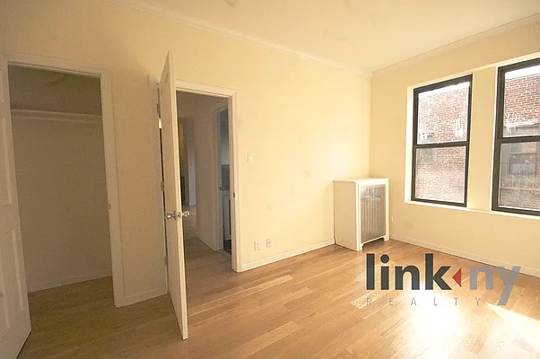 Rented by Link NY Realty | media 27