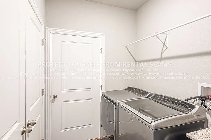 211 Grove Ln — Photo 13